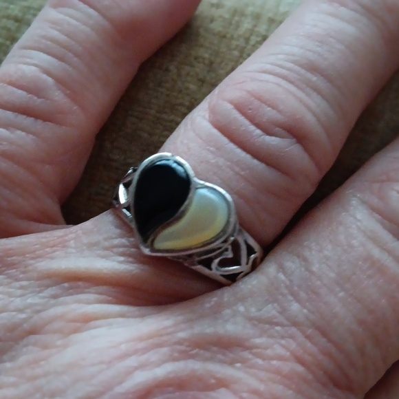 Silver Cut Out Heart Ring - Picture 10 of 10